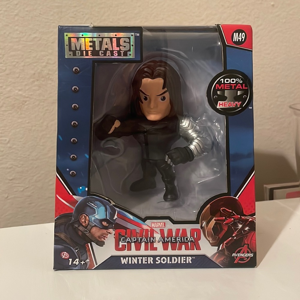 Marvel Civil War rare figure Bucky Barnes Winter Soldier